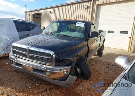 2002 Dodge Ram 2500 St z USA, uszkodzony, nr VIN 3B7KF23ZX2M277574